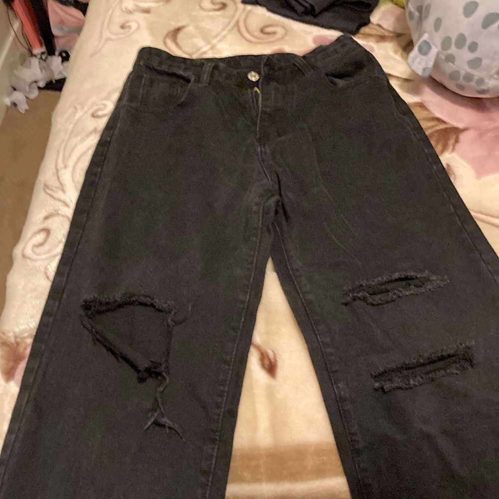 Shein, black baggy ripped jeans, never been worn, new, size M women’s